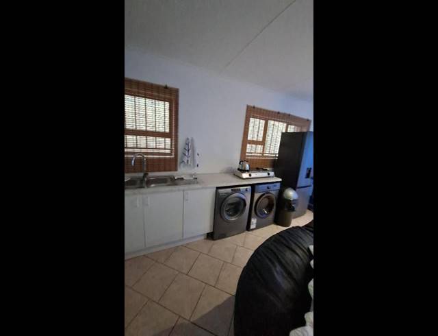 2 BEDROOM PROPERTY TO RENT IN WAVECREST